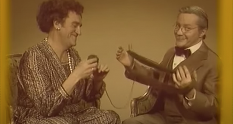 Godnatsagen fra Omsen & Momsen - Lulu Godnat af Tom McEwan og Jess Ingerslev